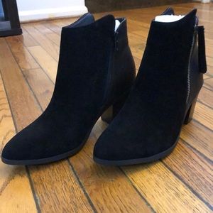 BRAND NEW Shoe Dazzle Black Booties w/ Gold Zipper